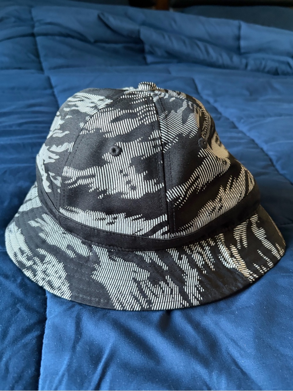 Crooks & Castke Black & White Patterned Bucket Hat - Men's Accessory